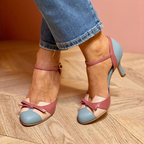 Bellarosa™ | Kleurrijke sandalen met strik en bandje, ronde neus