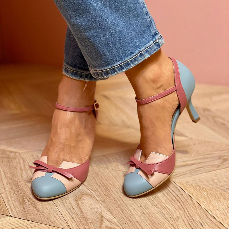 Bellarosa™ | Kleurrijke sandalen met strik en bandje, ronde neus